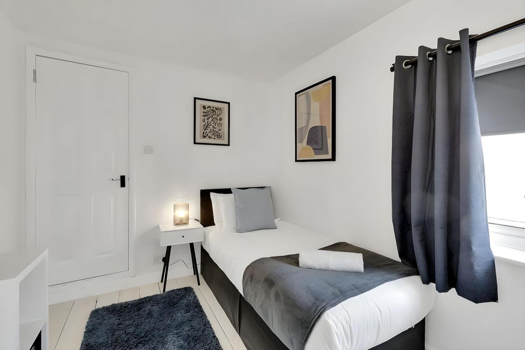 City Centre 2 Bedroom Apt - Free Parking - Wifi - Smart Tv Plymouth Kültér fotó