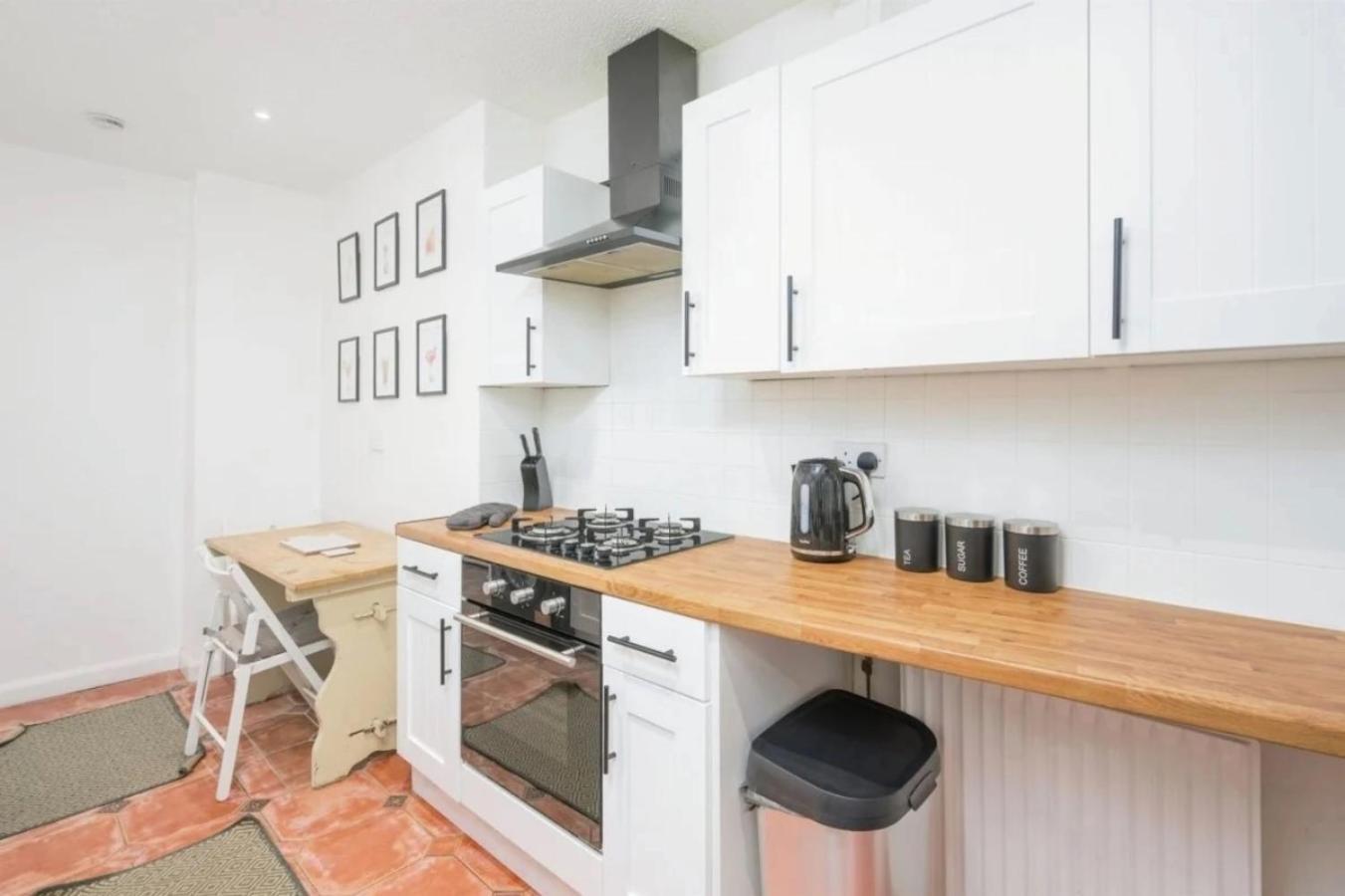 City Centre 2 Bedroom Apt - Free Parking - Wifi - Smart Tv Plymouth Kültér fotó